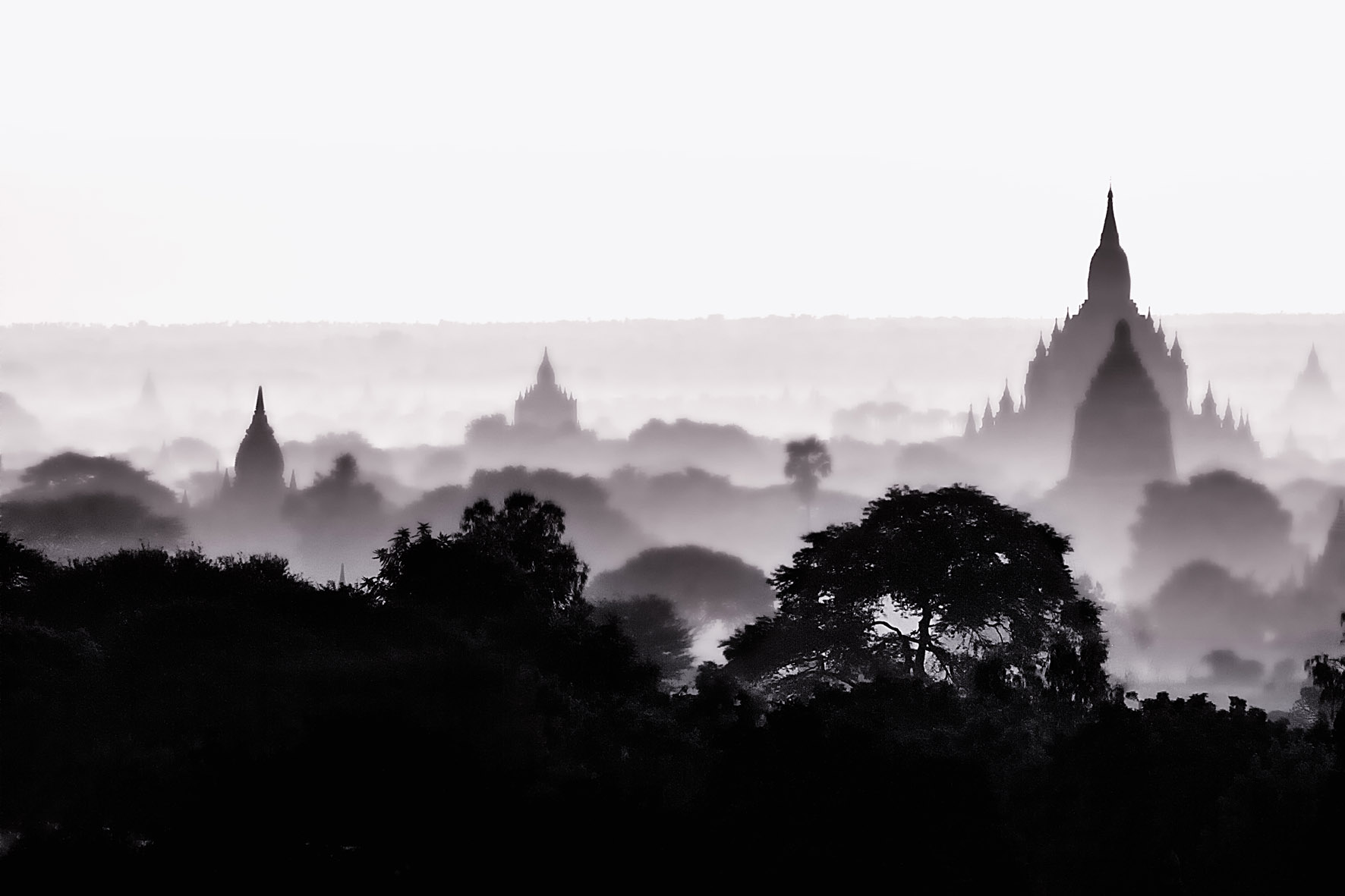 Sunrise at Bagan (Myanmar) from Myengon Pagoda